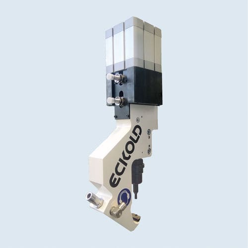 Punzonadora automática - ECKOLD technics GmbH & Co. KG - neumática / para perfiles de aluminio / para metal