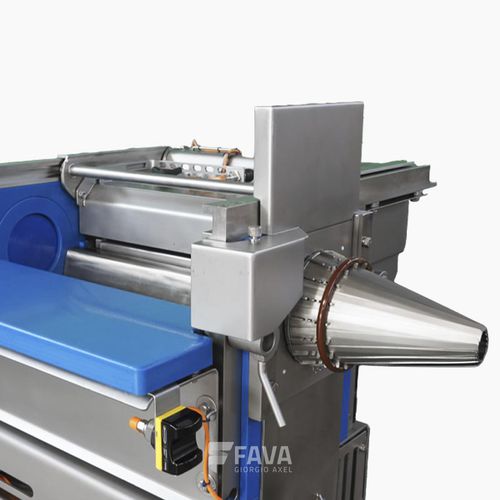 Embutidora eléctrica - Fava Giorgio Axel s.r.l. - automática / para tripas / de gran velocidad