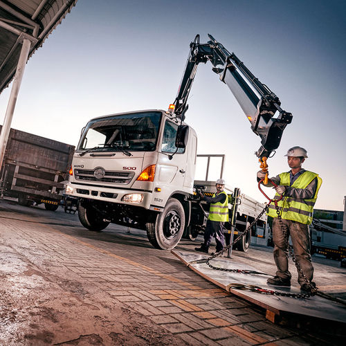 Grúa montada sobre camión - X-CLX 1x8 series - Hiab - de pluma articulada / para obra / de manipulación