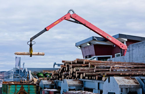 Cargadora forestal de pluma articulada - 2080SR, 2490S series - Hiab - montada en camión