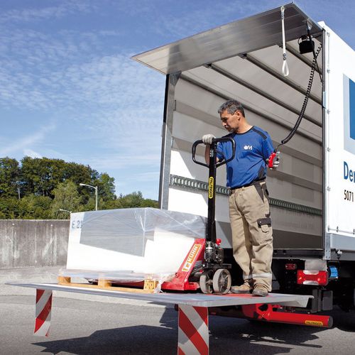Puerta elevadora estándar - MBB C 750 L - Palfinger - para camión / de vehículo