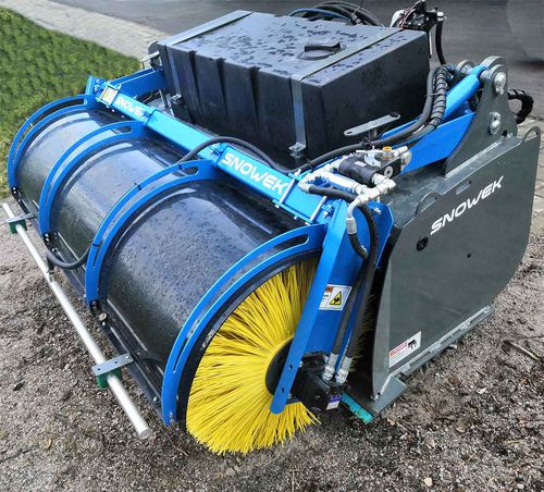 Barredora para tractor - H series - Snowek Trombia - The future of road sweepingwww.snowek.fi - para minicargadora compacta / para minicargadora / hidráulica