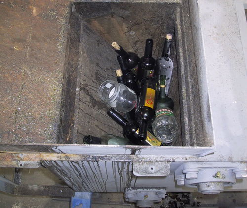 Molino para vidrio - WG 300 - Wagner Maschinenbau GmbH - para botellas / de rotor / vertical