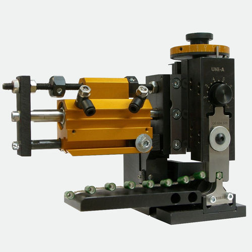 Engastadora de cables - UNI-A 720 - Hanke Crimp-Technik GmbH - manual / neumática / de alimentación lateral