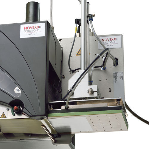 Aplicador de etiquetas de cartón - LA-TO - Novexx Solutions GmbH - para palés / para aplicación en la parte superior del producto / para aplicación en el lateral del producto
