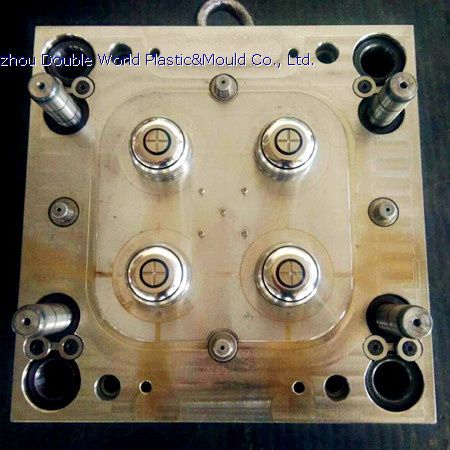 Molde de inyección de plástico multicavidad - Taizhou Double World Plastic&Mould Co., Ltd. - tapones / para la industria del embalaje