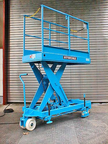 Plataforma elevadora de tijera eléctrica - SHT- MTB - HYWEMA - Josef Schwahlen GmbH & Co.KG - de taller