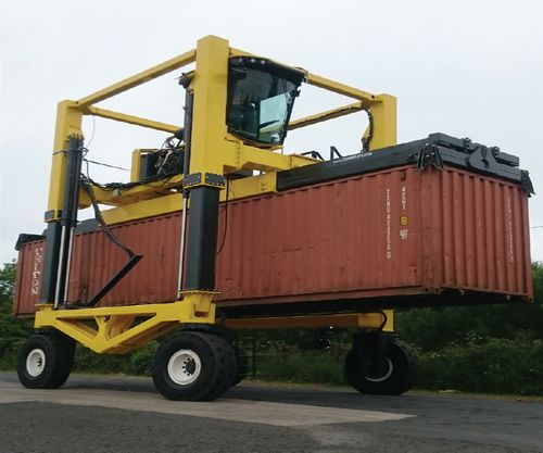 Carretilla elevadora de tipo straddle (horcaja) para la manipulación de contenedores - AGILIFTER - AMLIFT - con neumáticos