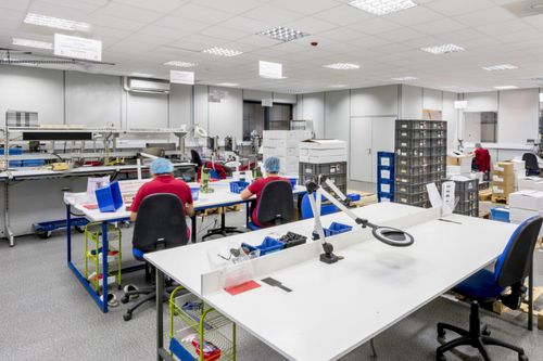 Ensamblaje para el sector médico - Helvoet Rubber & Plastic Technologies B.V. - series grandes / elastómero / ISO 9001
