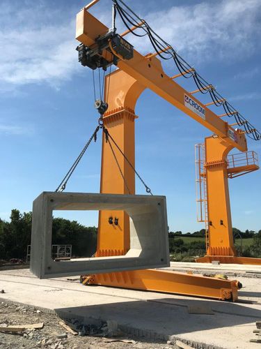 Pórtico en riel - BVS Cranes-BÜLBÜLOĞLU VİNÇ SAN. ve TİC. A.Ş. - para obras de infraestructura / monorriel