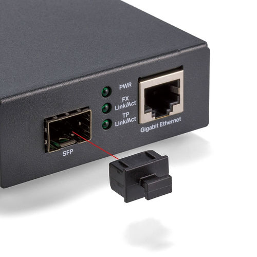 Tapón para conectores de fibra óptica - SFPC・CXP series - TAKACHI Electronics Enclosure Co., Ltd. - rectangular / macho / de termoplástico