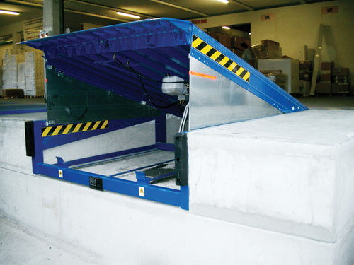 Nivelador de muelle electrohidráulico - Tecnoindustriale s.r.l. - con brazo articulado