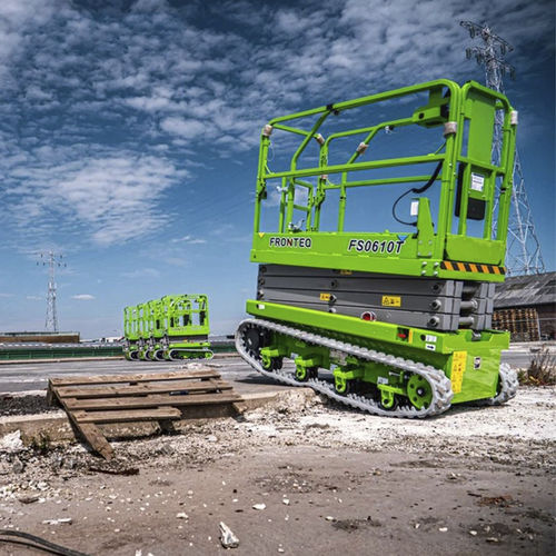 Plataforma elevadora de tijera con orugas - FS series - Eurocrane(China)Co.,Ltd - alimentada por batería / para uso en interiores y exteriores / para pasillos estrechos