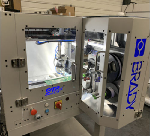 Impresora-aplicadora de etiquetas automática - A8500 FlexCell - Brady EMEA - autoadhesivas / para etiquetas / para circuito impreso
