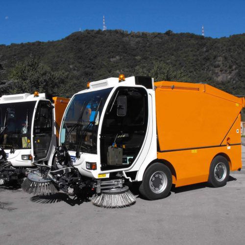 Barredora aspiradora diésel - NA4 series - Sicas Euroclean Srl - con 2 cepillos