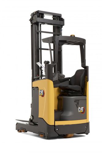 Carretilla retráctil alimentada por batería - NR12-14N3(L)(C) - Cat Lift Trucks - con operador sentado / para pasillos estrechos / para almacén