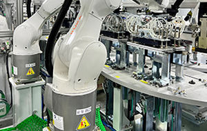 Línea de ensamblaje robotizada - HANWHA MACHINERY - de control