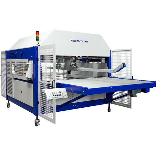 Flejadora escuadradora totalmente automática - MCB-2  - Mosca GmbH - para cintas de flejado de polipropileno / 380 V trifásico / en línea