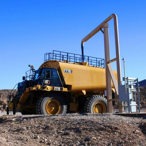 Camión de agua - 777G  - Caterpillar Equipment - de 2 ejes / para aplicaciones mineras