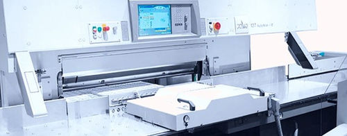 Guillotina de alta velocidad - TwinClamp  - POLAR Cutting Technologies GmbH - con pantalla digital / programable / de precisión