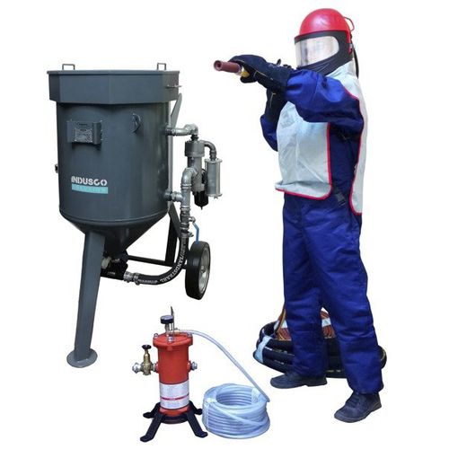 Arenadora robotizada - SPECIAL Clemco - Indusco Solution Sp. z o.o. - a presión / móvil