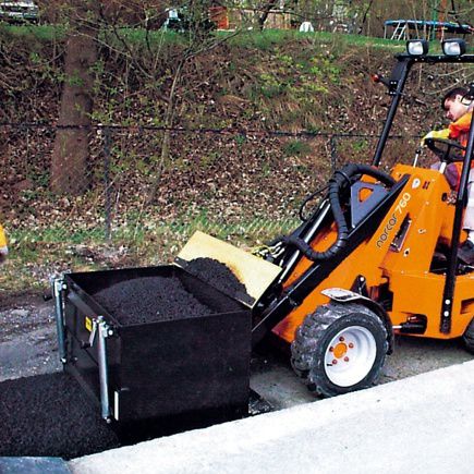 Pavimentadora de asfalto - 870200  - Norcar-BSB Ab Oy - montada en tractor / para carretera