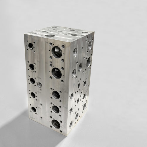 Manifold multivía - EUROFLUID HYDRAULIC SRL - de hierro fundido / para aplicaciones hidráulicas / roscado