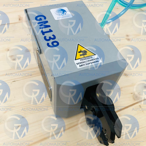 Engastadora para guardacabo - GM139 - GM AUTOMAZIONI - automática / neumática