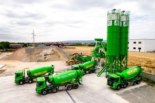 Planta de hormigón estacionaria - COMPACT-110 - Fabo Crushing Screening & Concrete Plants - compacta / con embudo