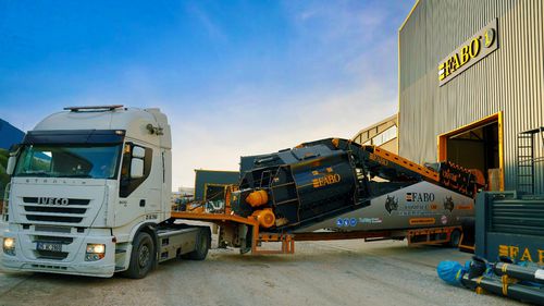 Planta de hormigón estacionaria - COMPACT-180 - Fabo Crushing Screening & Concrete Plants - compacta / con transportador de cinta