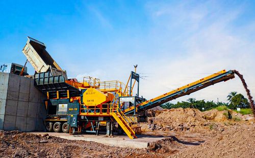 Unidad de machacado y cribado de mandíbula - MJK-110 series - Fabo Crushing Screening & Concrete Plants - móvil / alta capacidad / para piedras