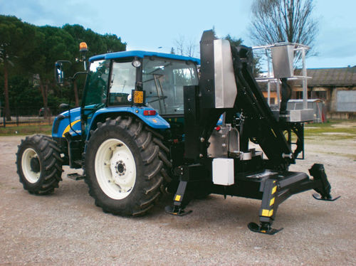 Cesta articulada montada en tractor - X TRACTOR - CO.ME.T. Officine - eléctrica / hidráulica / para uso exterior