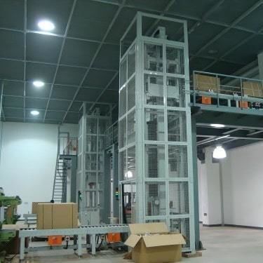 Montecarga hidráulico - Jinan Gradin Machinery Co., Ltd. - automático / eléctrico / motorizado