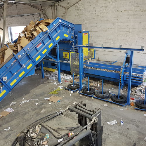 Transportador de banda - Feeding Conveyor Belts for recycling industry - ANIS TREND d.o.o. - con cadena / inclinado / de canal