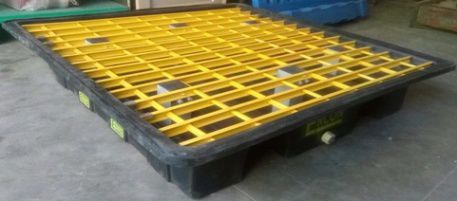 Paleta de retención de 4 bidones - Ergen Plastic Industries - de plástico