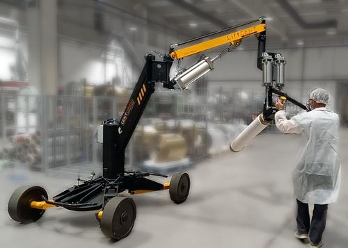 Brazo manipulador articulado - LiftCENT M - Centurion - neumático / con asidero / de manipulación