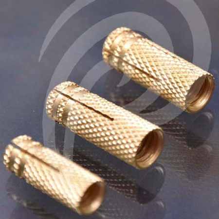 Taquete de metal - Paani Precision Products LLP