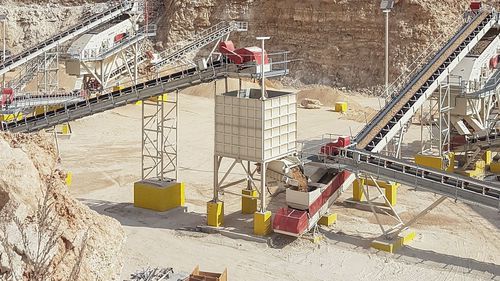 Alimentador vibratorio - MVF series - MEKA Crushing Screening and Concrete Batching Technologies - de cinta transportadora / de bobinas