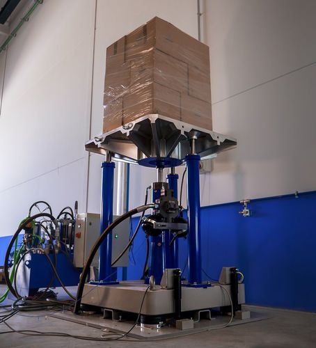 Máquina de prueba de vibraciones - innWave - SAFE LOAD TESTING TECHNOLOGIES - automática / para embalajes / hidráulica