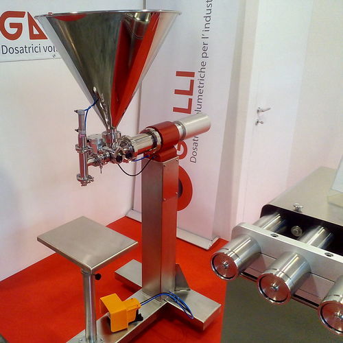 Máquina de llenado volumétrica - DV series - GALLI DI GALLI E PIOTTO - automática / de botellas / de botes