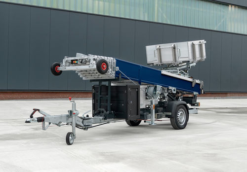Montecarga hidráulico - Junior 24 - Böcker Maschinenwerke GmbH - eléctrico / motorizado / alimentado por batería