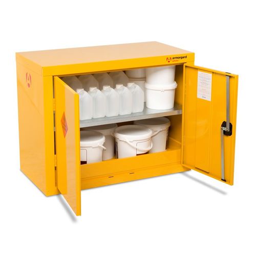 Armario de almacenamiento - HFC series - Armorgard Ltd - con ruedas / con patas / con puertas batientes