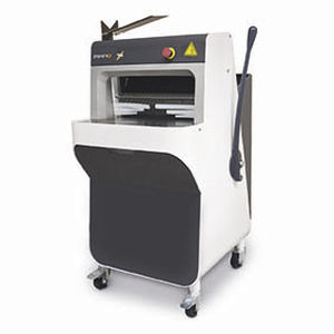 Cortadora de pan industrial semiautomática - MANO - Sinmag - con hoja de cinta continua / compacta / de baguettes