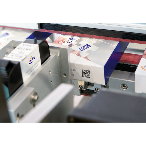 Máquina de serialización para la industria farmacéutica - HSS - b+b Automations- und Steuerungstechnik GmbH