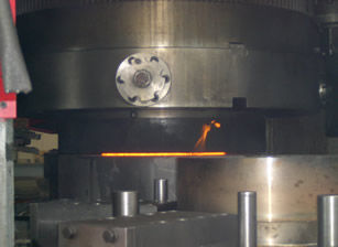 Línea de prensas hidráulica - Tech Euroengineering - de forjado