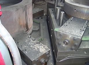 Línea de prensas hidráulica - Tech Euroengineering - de forjado / para moldeado / en caliente