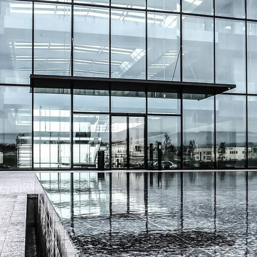 Puerta corredera - Gilgen Door Systems AG - de vidrio / para exteriores / de diseño