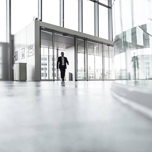 Puerta corredera - Standard - Gilgen Door Systems AG - para interior / de acceso