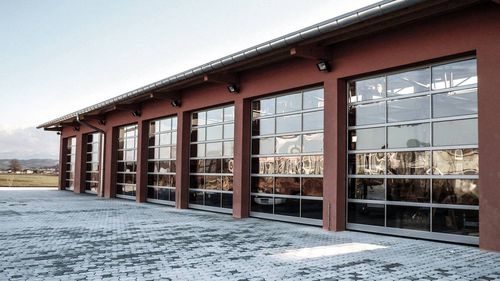 Puerta seccional - Gilgen Door Systems AG - industrial / para interior / automática