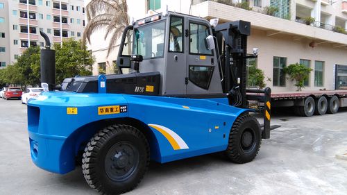 Carretilla elevadora diésel - HNF-120 - Fujian Huanan Heavy Industry Machinery Manufacturing Co.,Ltd. - con operador sentado / con 4 ruedas / con contrapeso